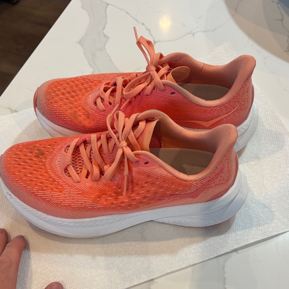 Hoka Mach 6